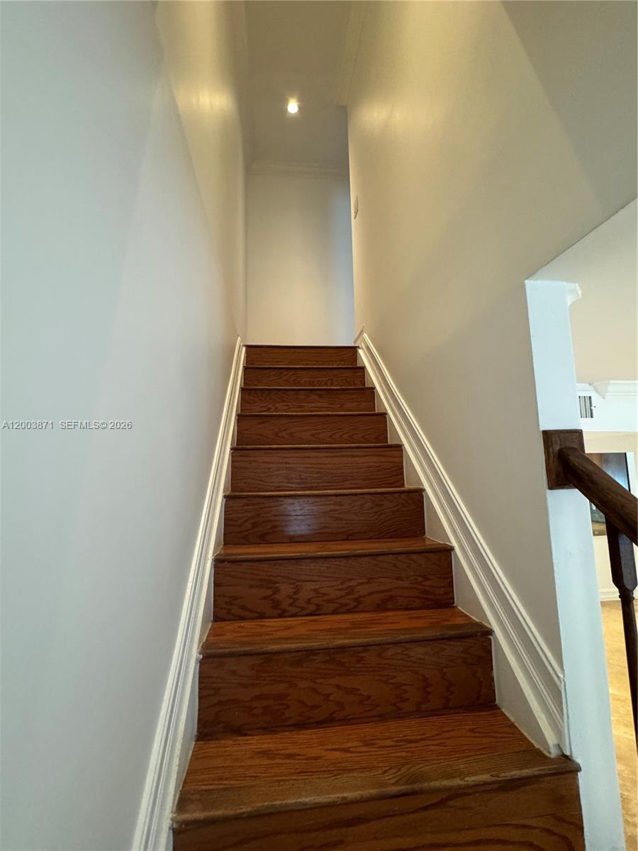WOODSIDE ARMS CONDO - Residential Lease