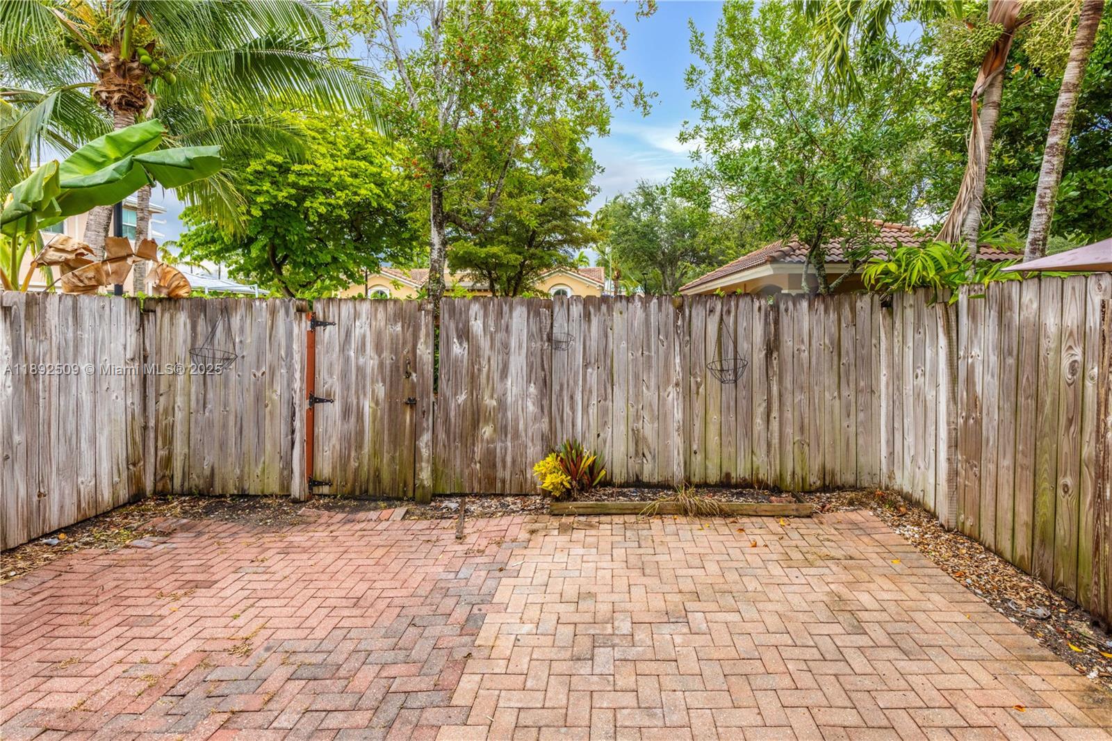 KENDALL BREEZE SOUTH - Residential Lease