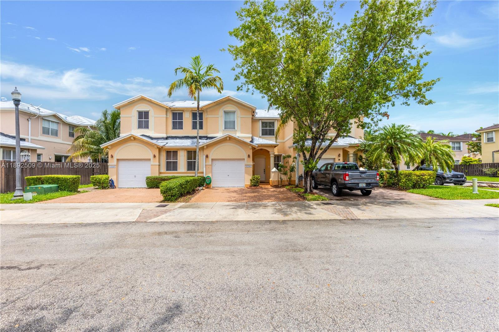 KENDALL BREEZE SOUTH - Residential Lease