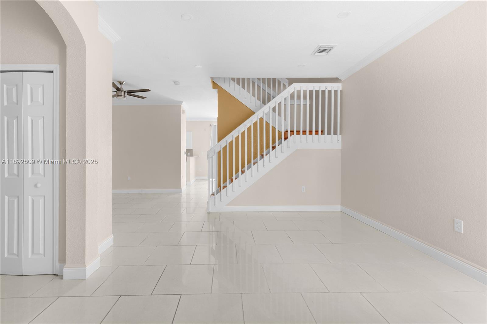 KENDALL BREEZE SOUTH - Residential Lease