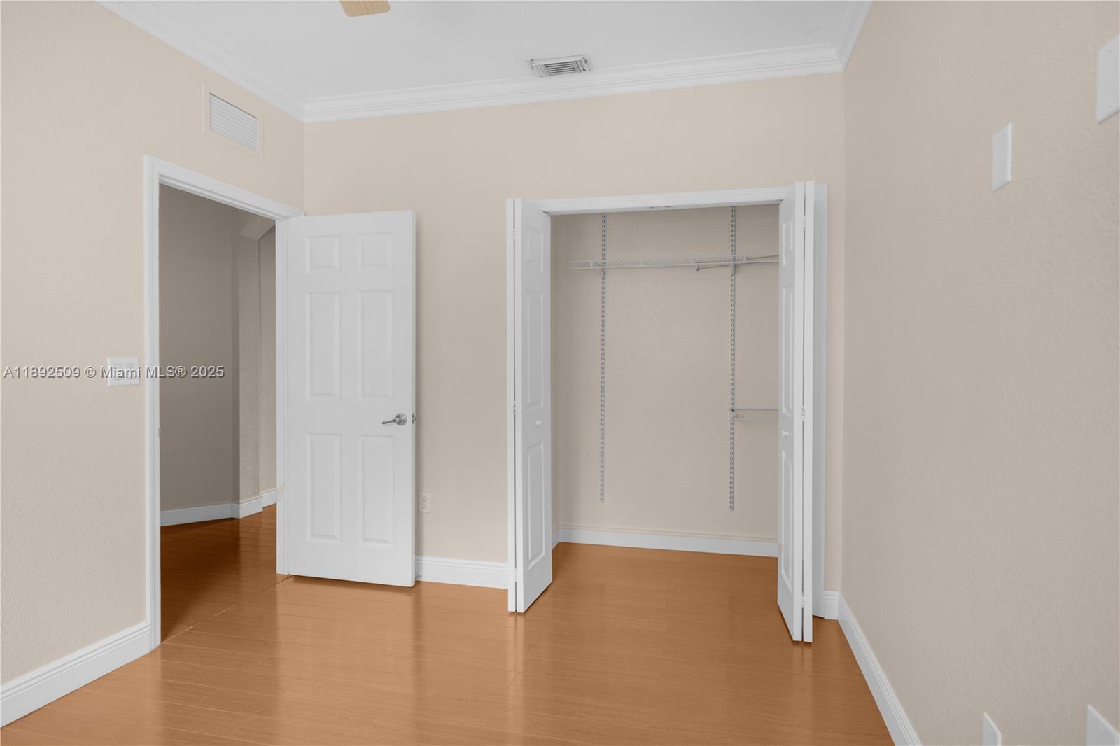 KENDALL BREEZE SOUTH - Residential Lease
