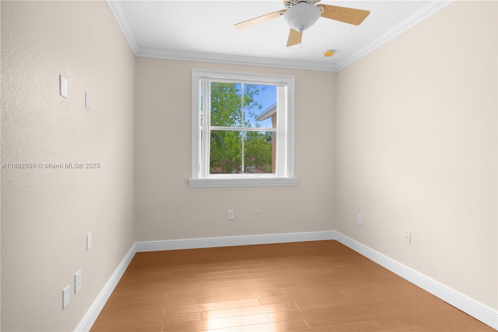 KENDALL BREEZE SOUTH - Residential Lease