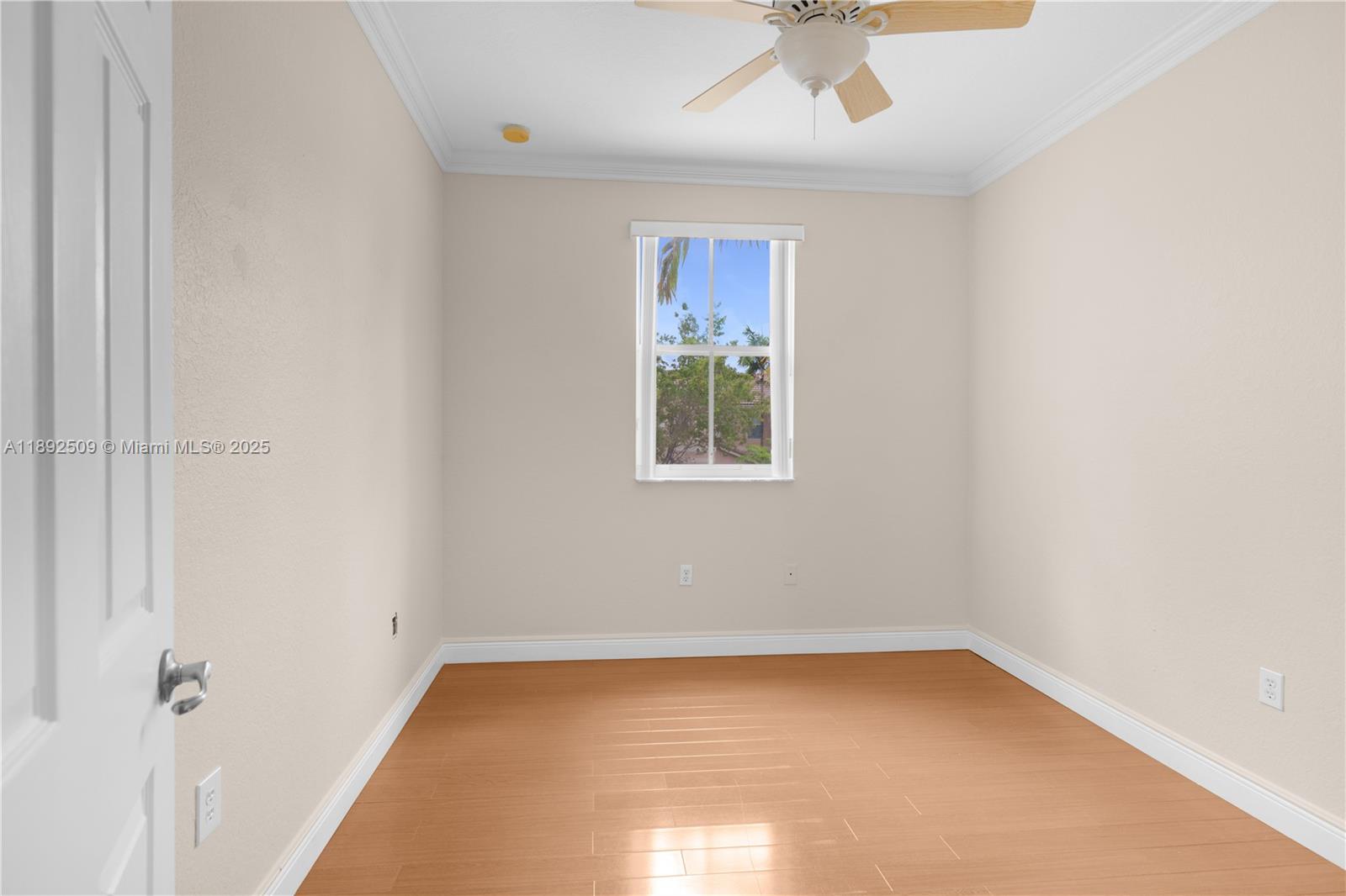 KENDALL BREEZE SOUTH - Residential Lease