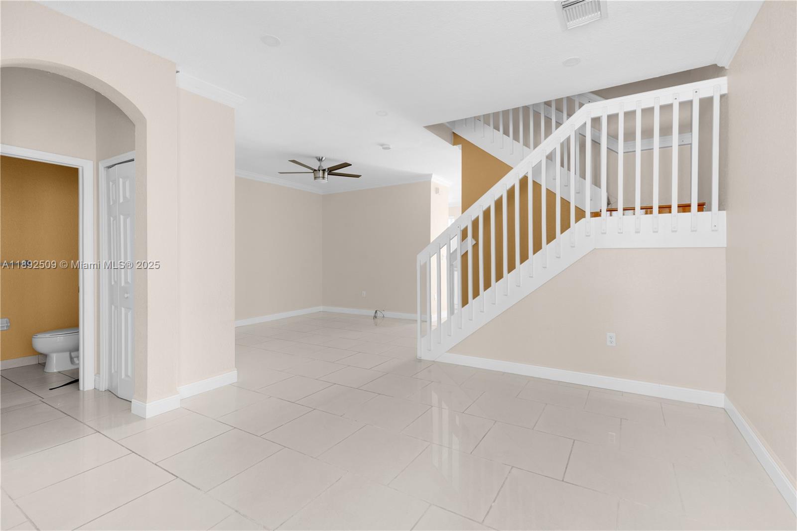 KENDALL BREEZE SOUTH - Residential Lease