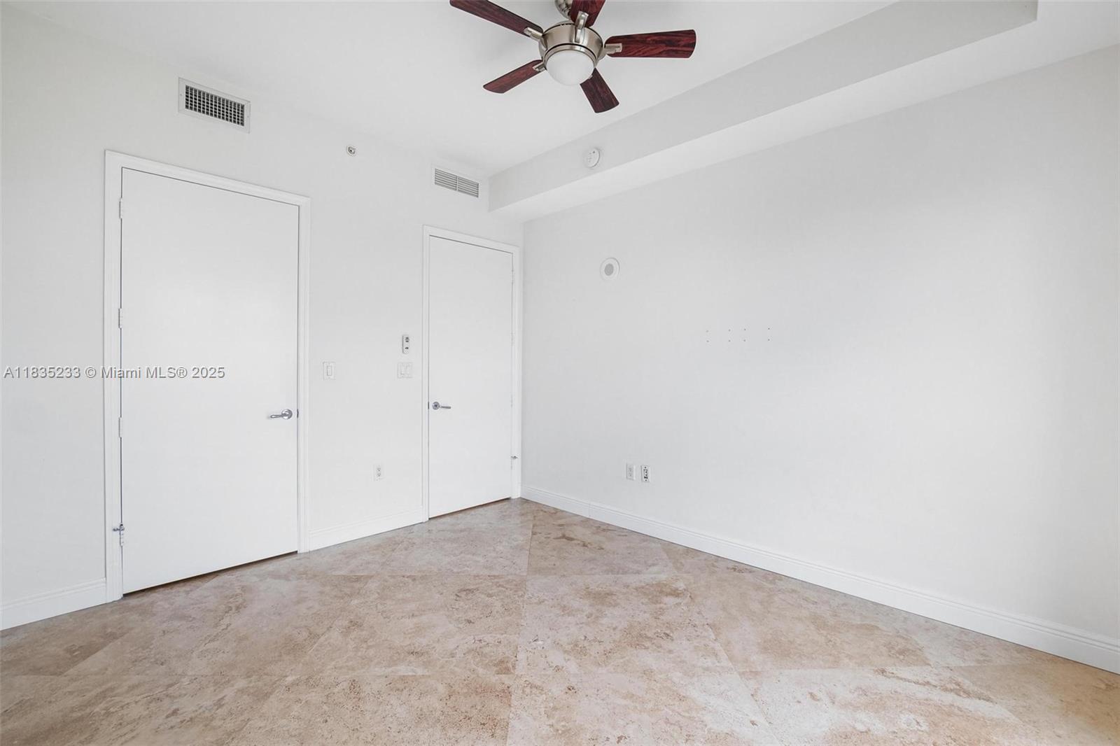 TURNBERRY VLG NO TOWER CO - Residential