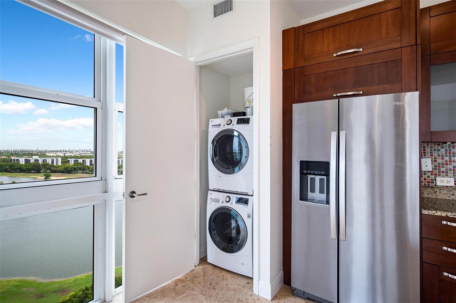 TURNBERRY VLG NO TOWER CO - Residential