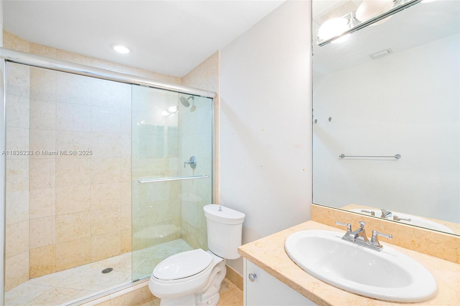 TURNBERRY VLG NO TOWER CO - Residential