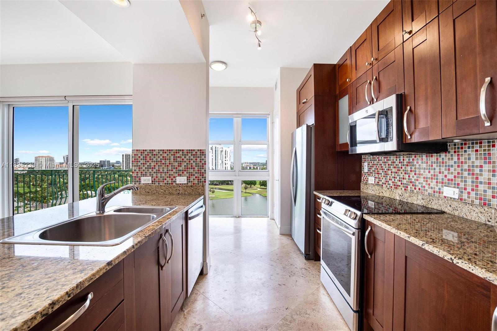 TURNBERRY VLG NO TOWER CO - Residential