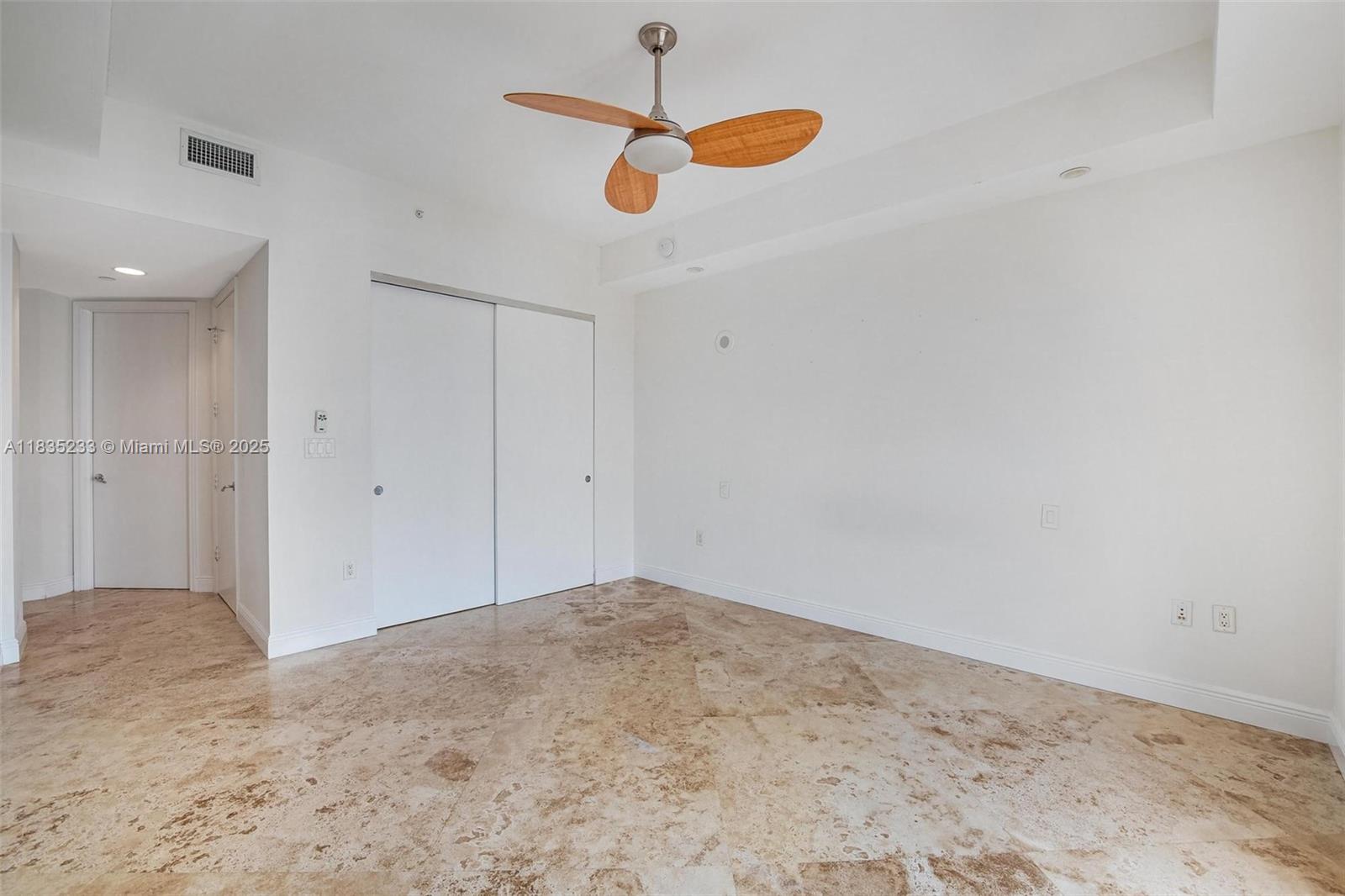 TURNBERRY VLG NO TOWER CO - Residential