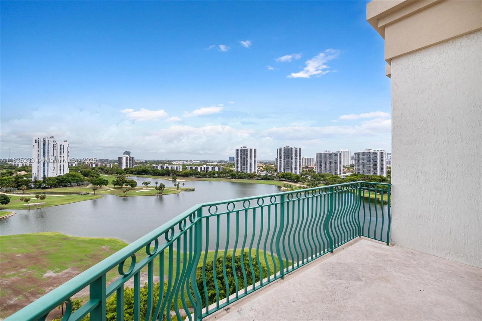 TURNBERRY VLG NO TOWER CO - Residential