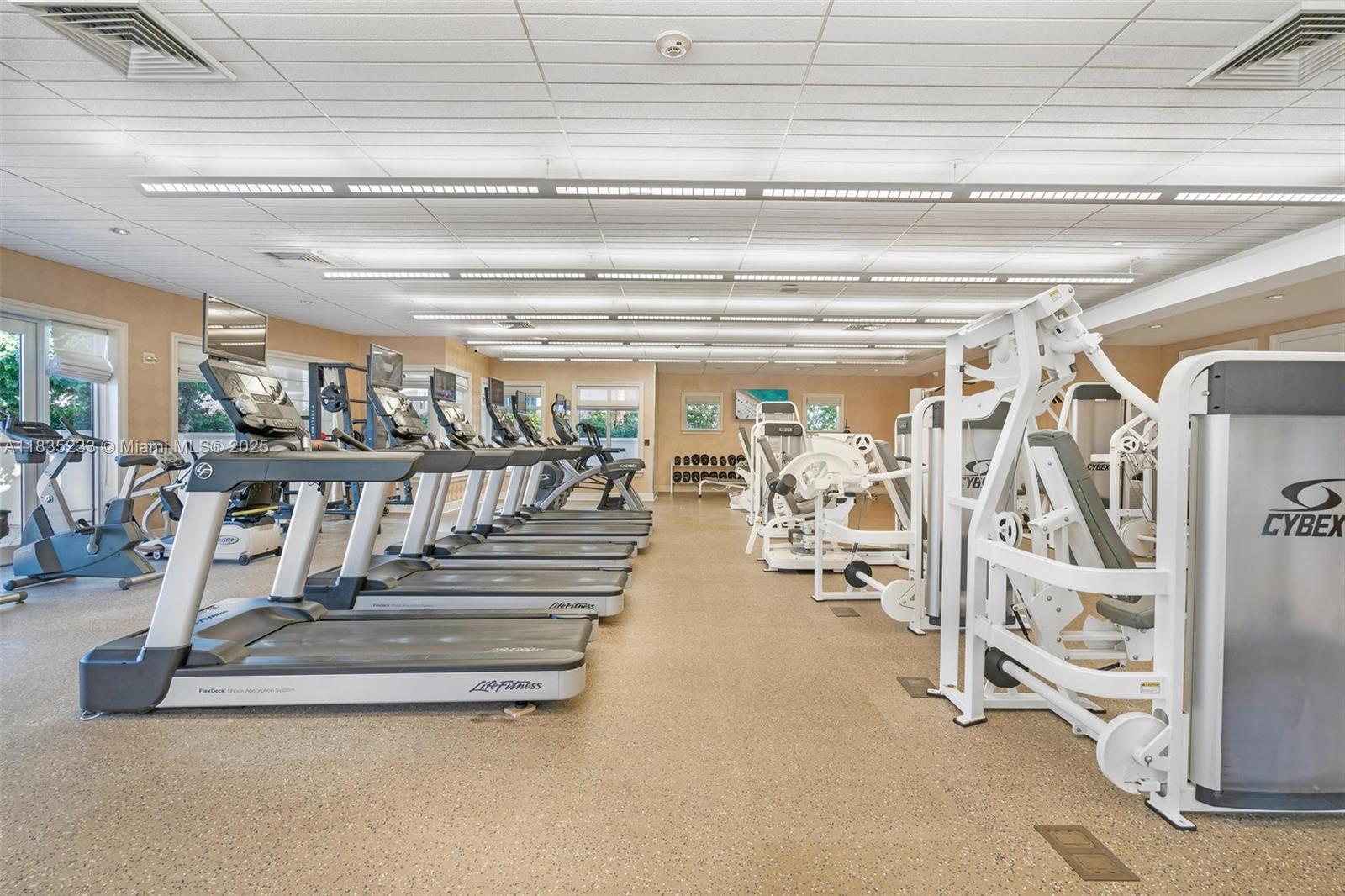 TURNBERRY VLG NO TOWER CO - Residential