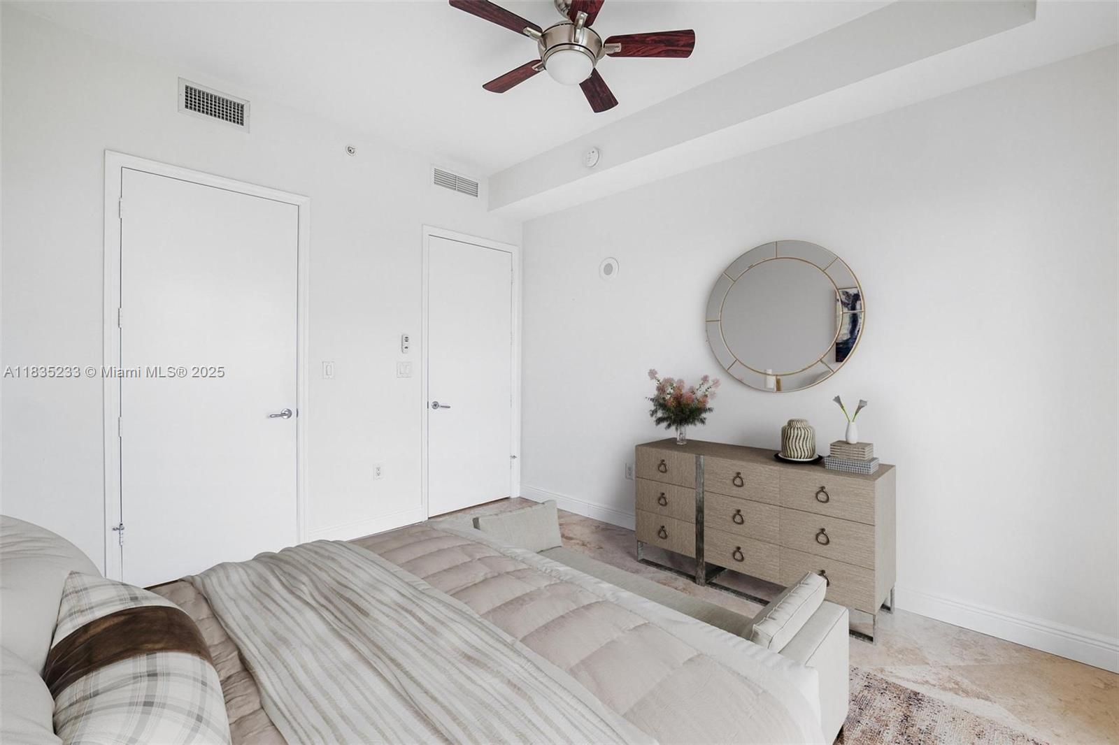 TURNBERRY VLG NO TOWER CO - Residential