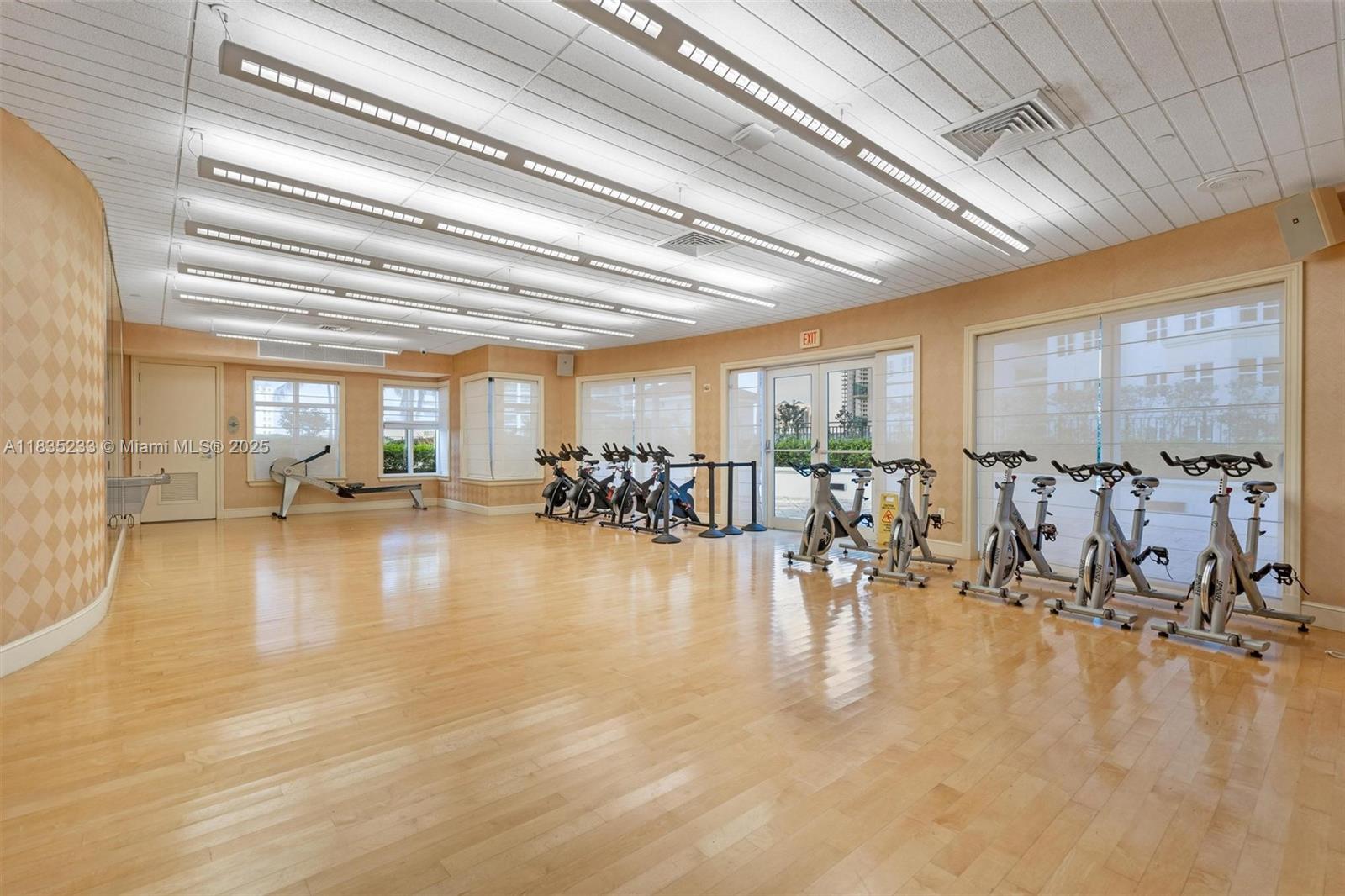 TURNBERRY VLG NO TOWER CO - Residential