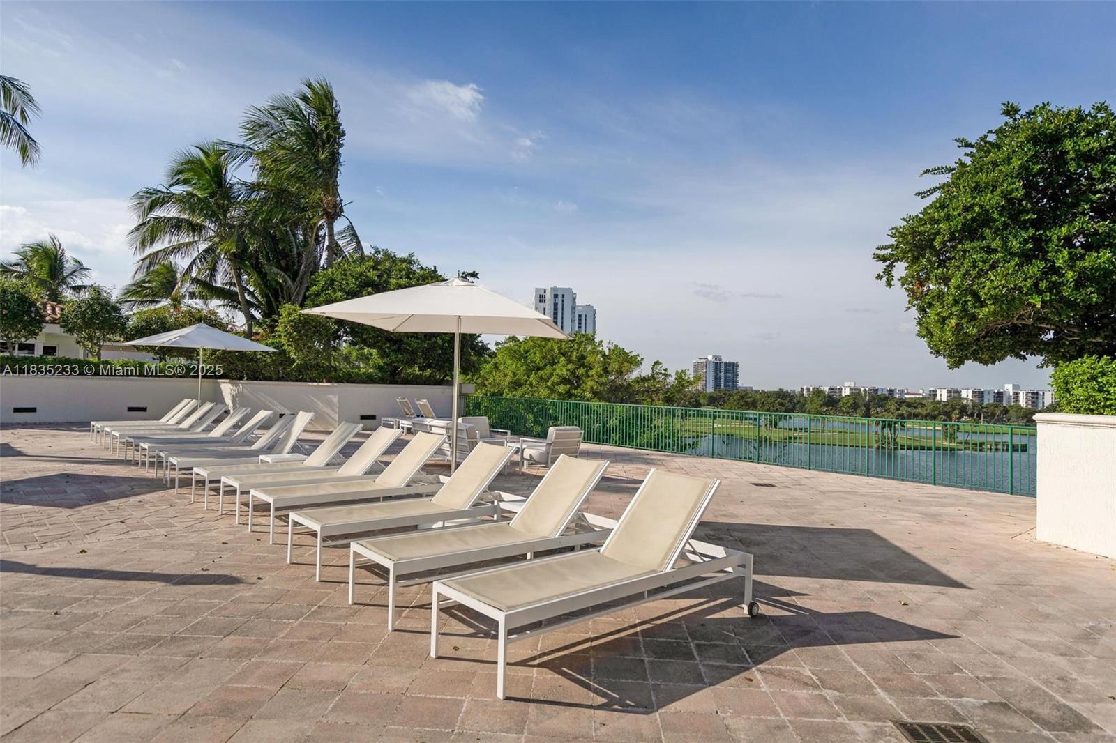 TURNBERRY VLG NO TOWER CO - Residential