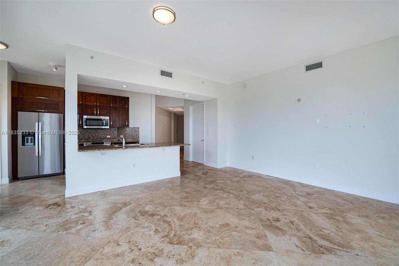 TURNBERRY VLG NO TOWER CO - Residential