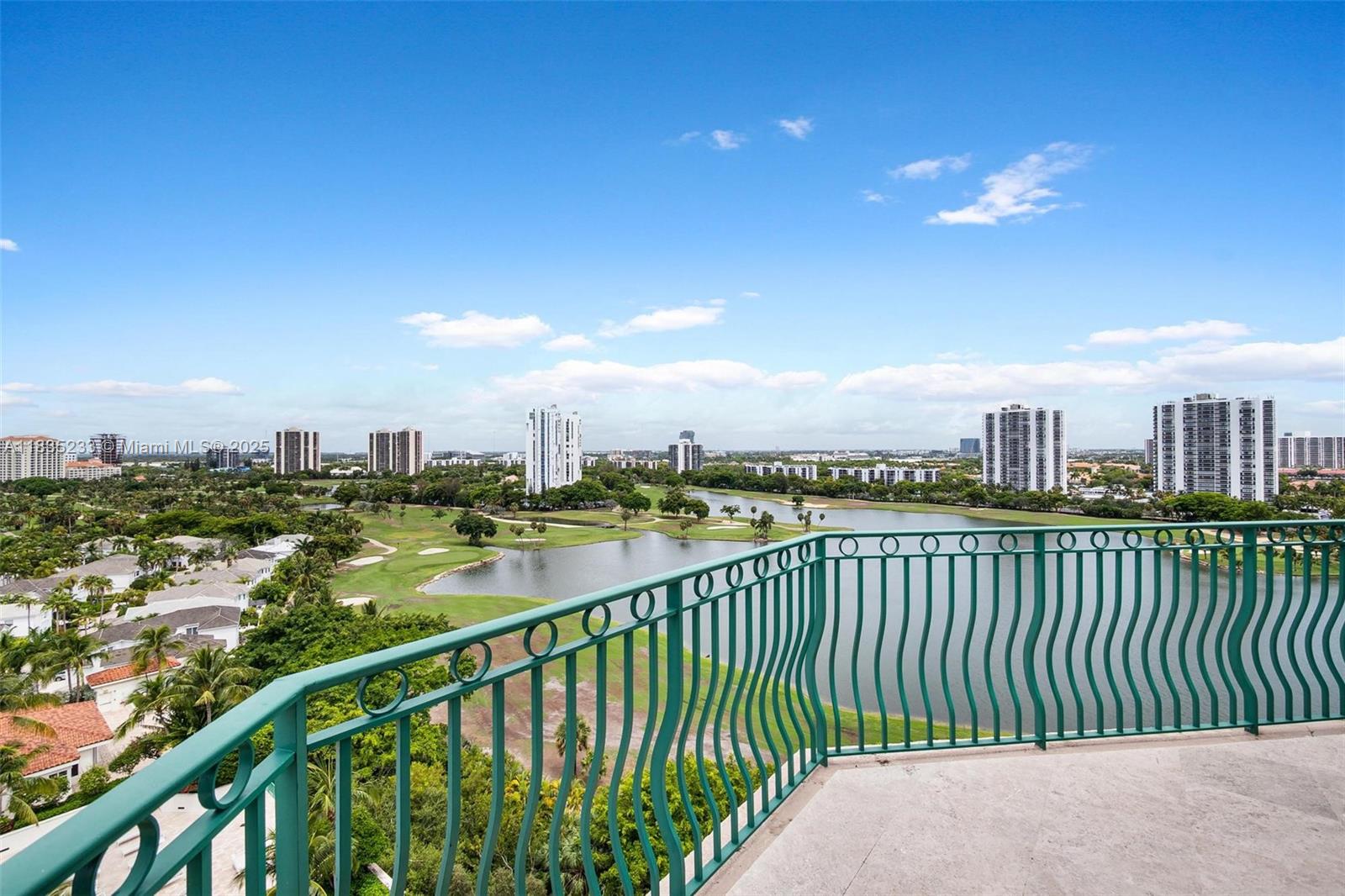 TURNBERRY VLG NO TOWER CO - Residential