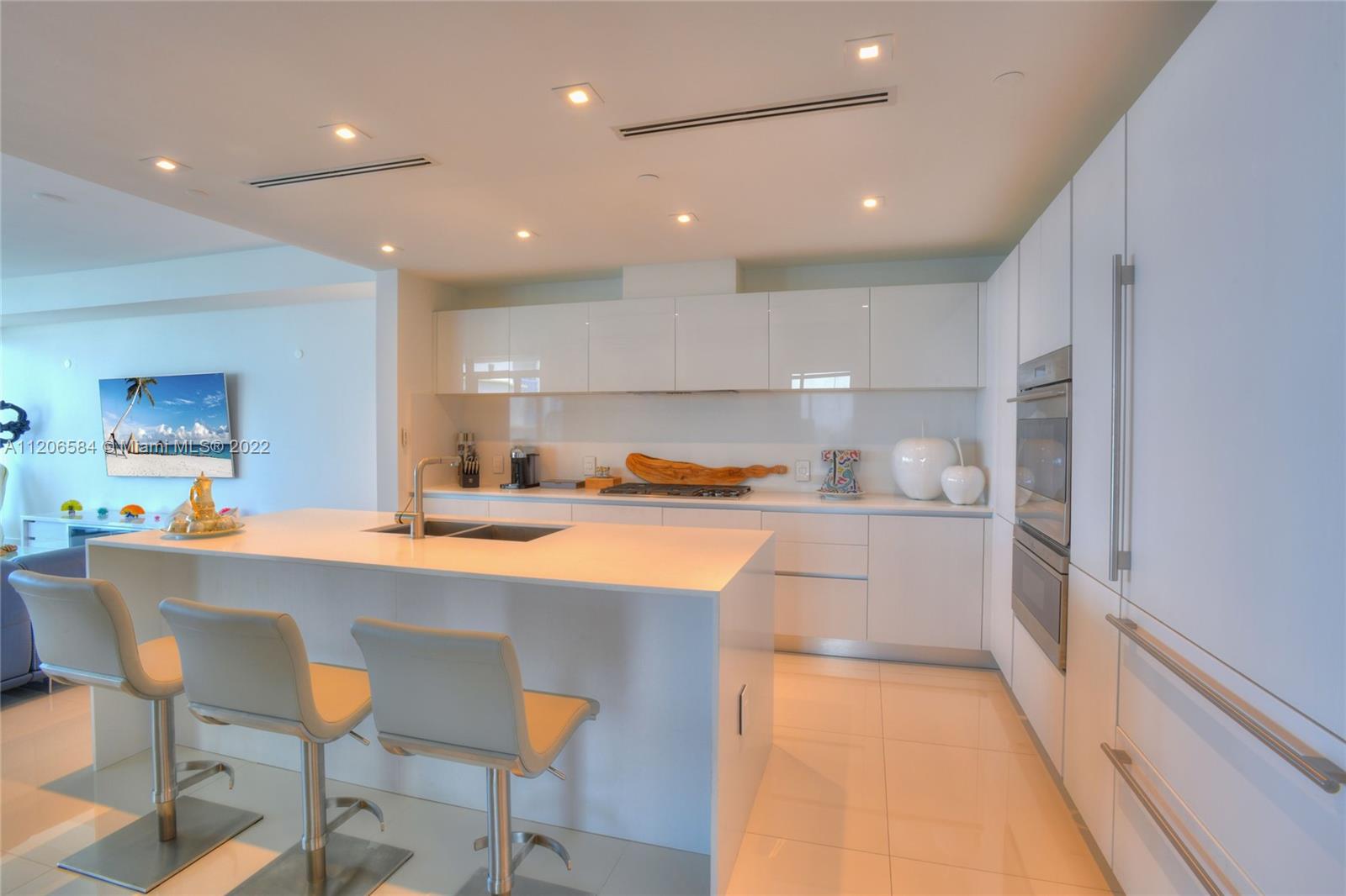 SAGE BEACH CONDO - Residential