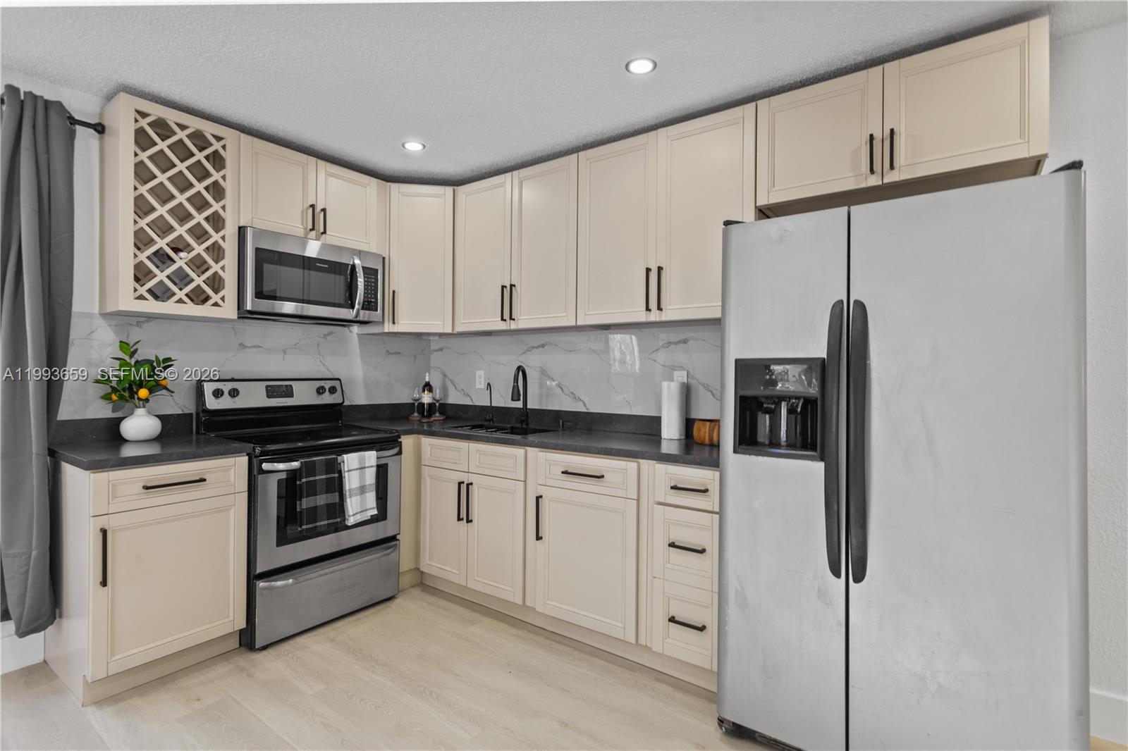 HIALEAH 7TH ADDN - Residential