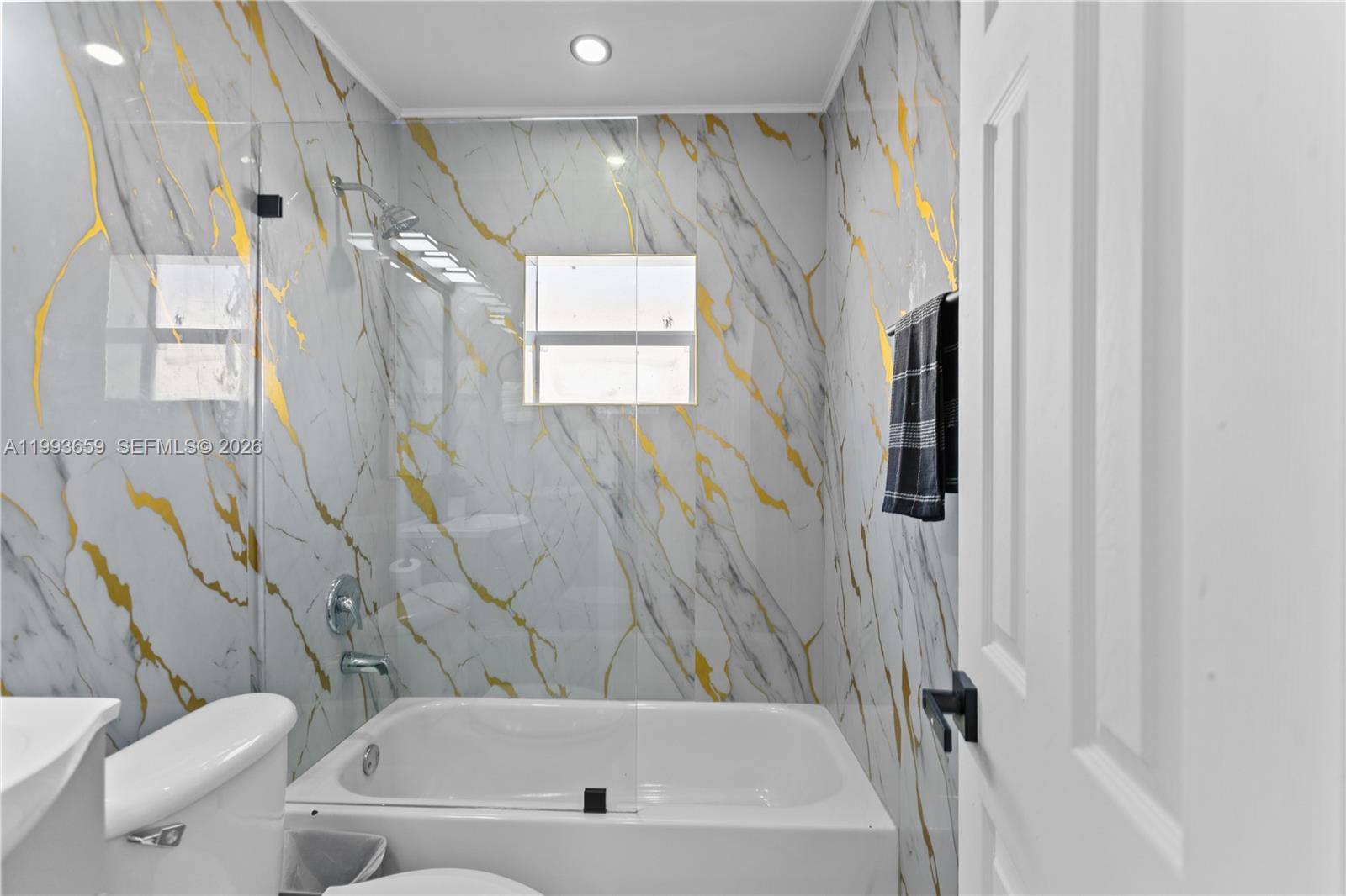 HIALEAH 7TH ADDN - Residential