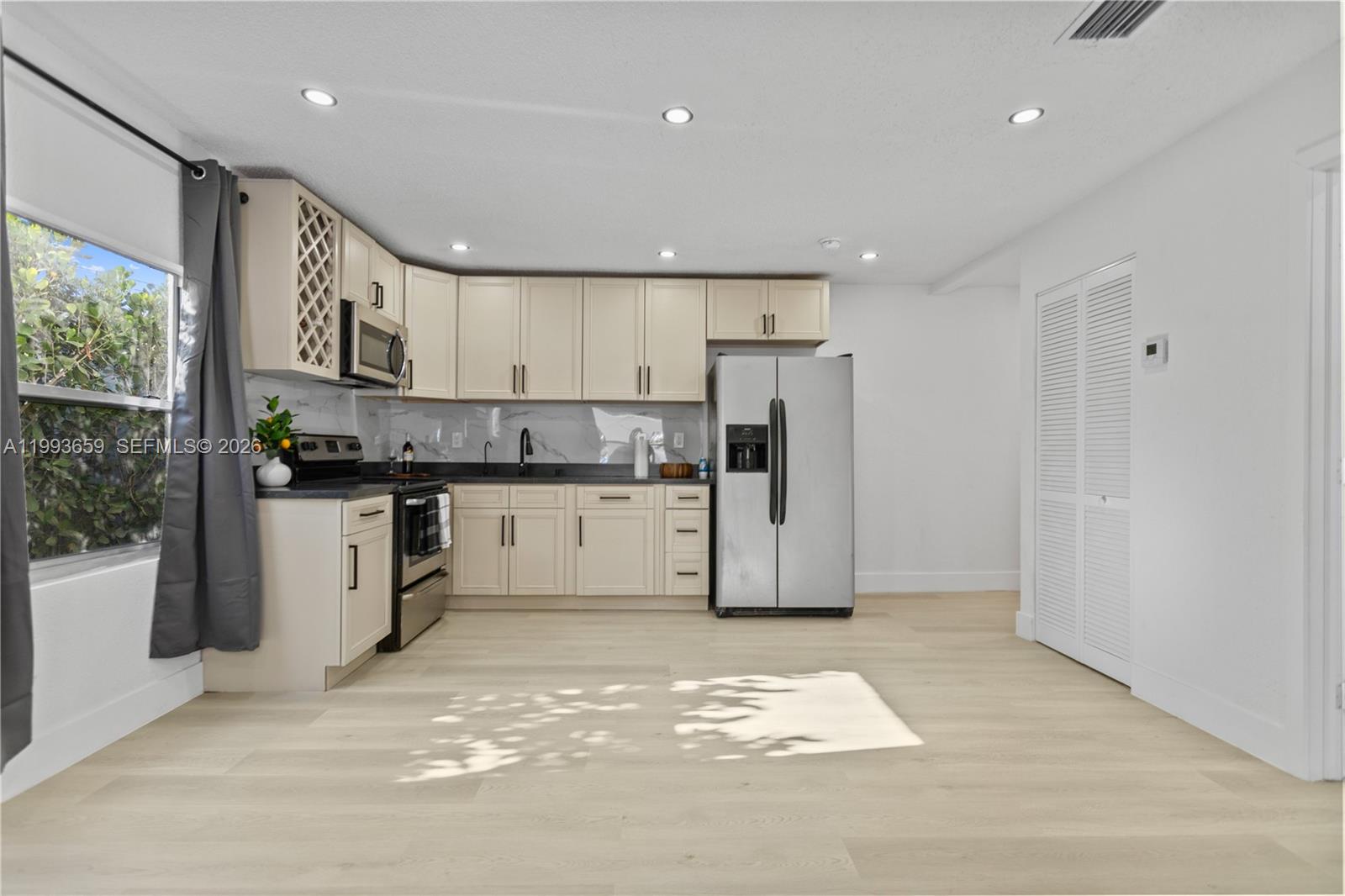 HIALEAH 7TH ADDN - Residential