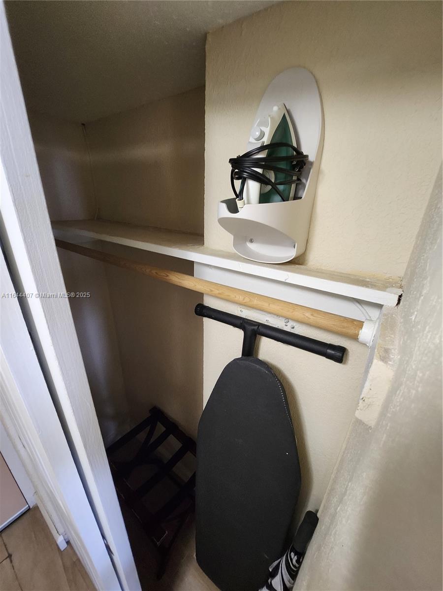 THE AVENTURA BEACH CLUB C - Residential