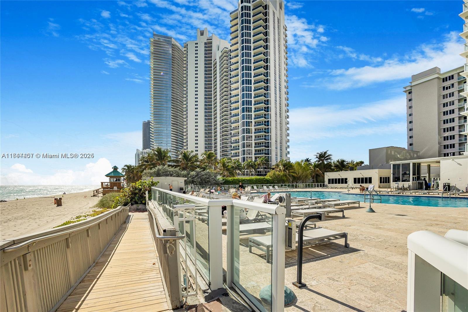 THE AVENTURA BEACH CLUB C - Residential