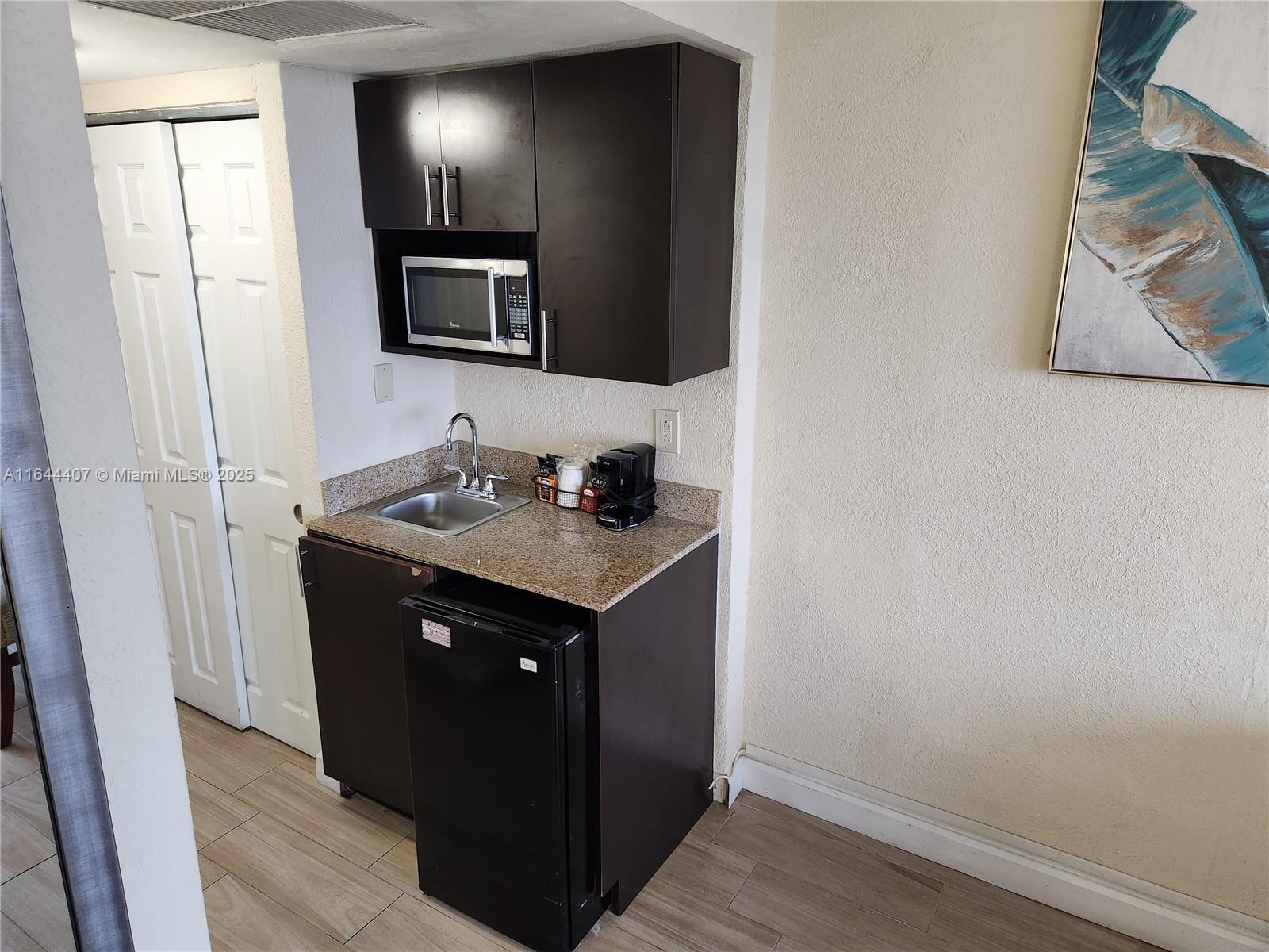 THE AVENTURA BEACH CLUB C - Residential