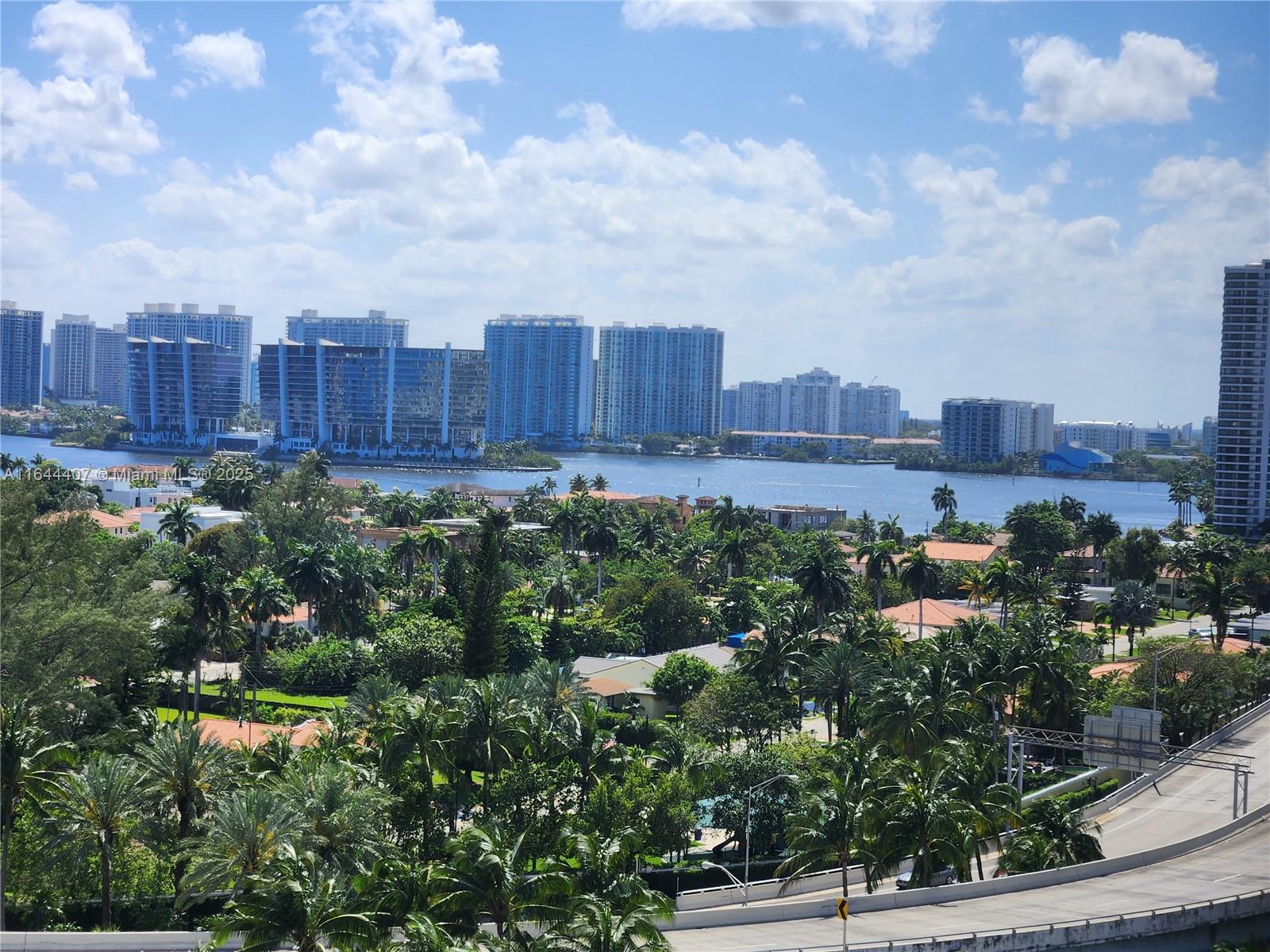 19201 Collins Ave 1041