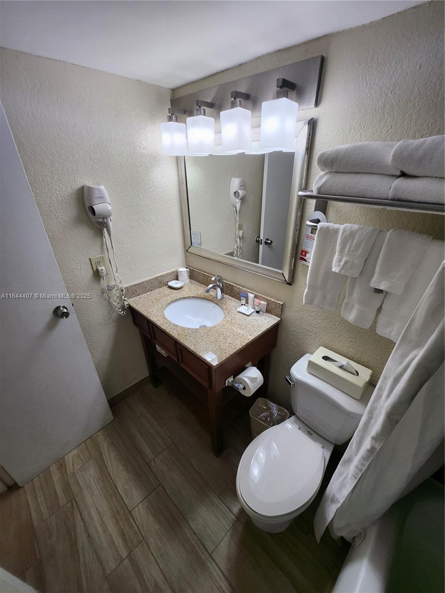 THE AVENTURA BEACH CLUB C - Residential