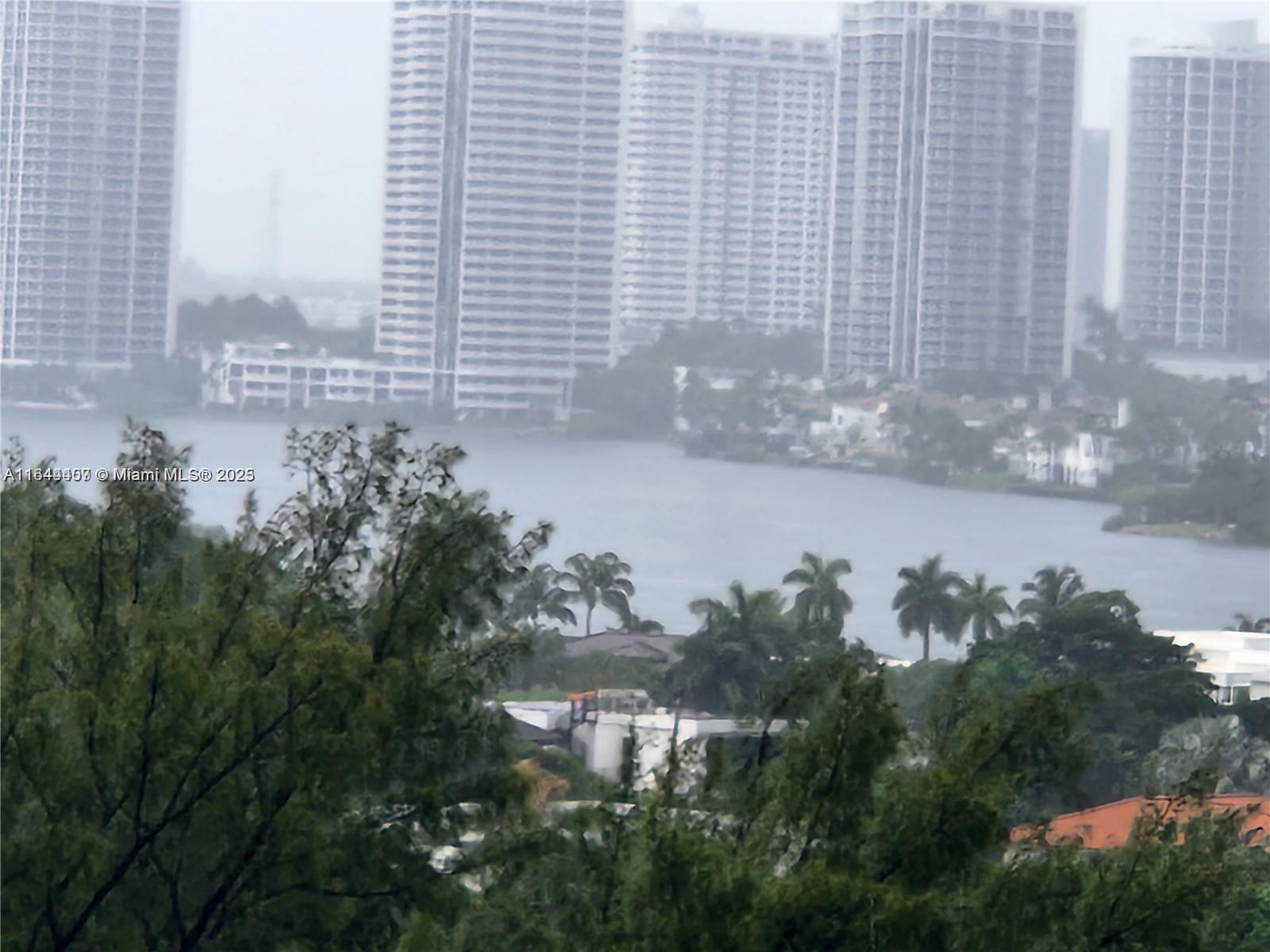 THE AVENTURA BEACH CLUB C - Residential