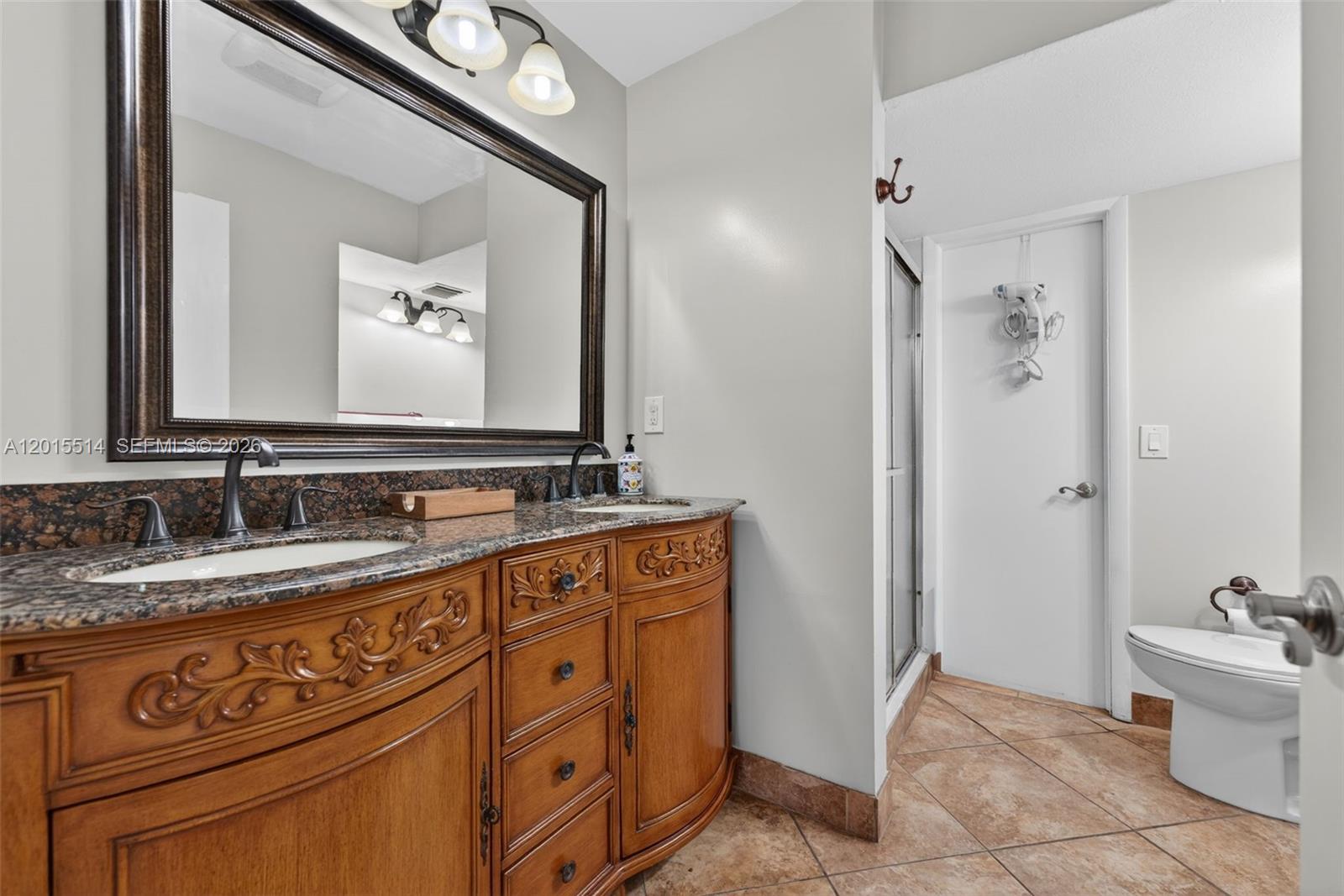 SHORES CALUSA - Residential