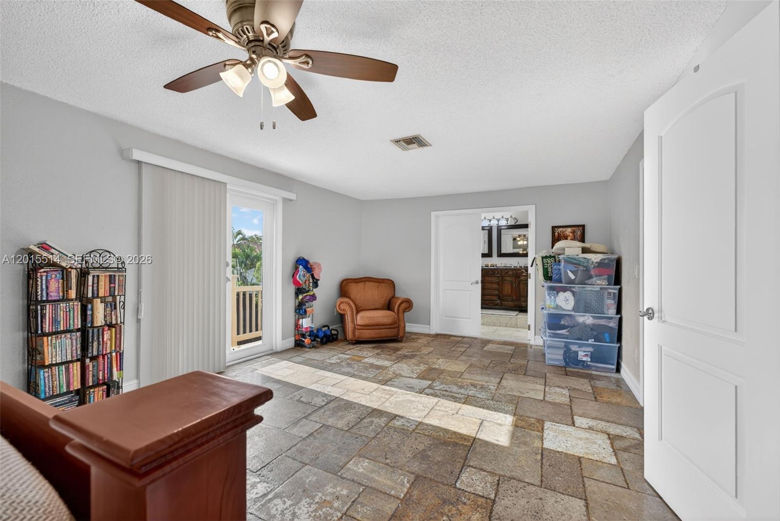 SHORES CALUSA - Residential