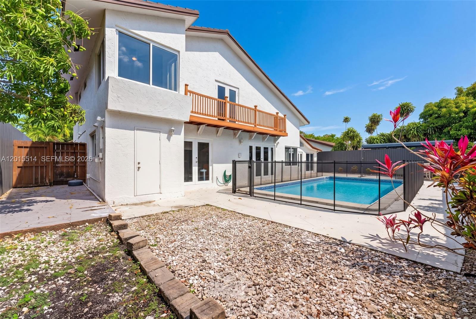 SHORES CALUSA - Residential