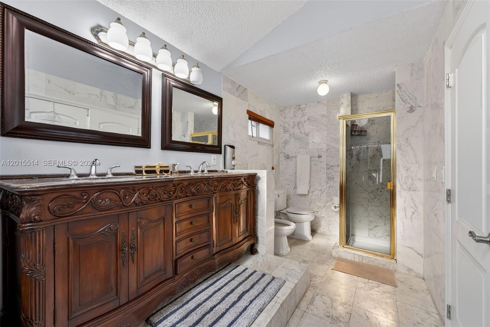 SHORES CALUSA - Residential