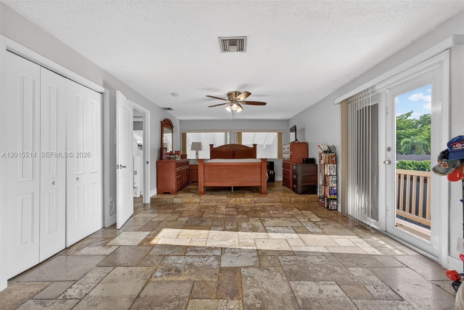 SHORES CALUSA - Residential