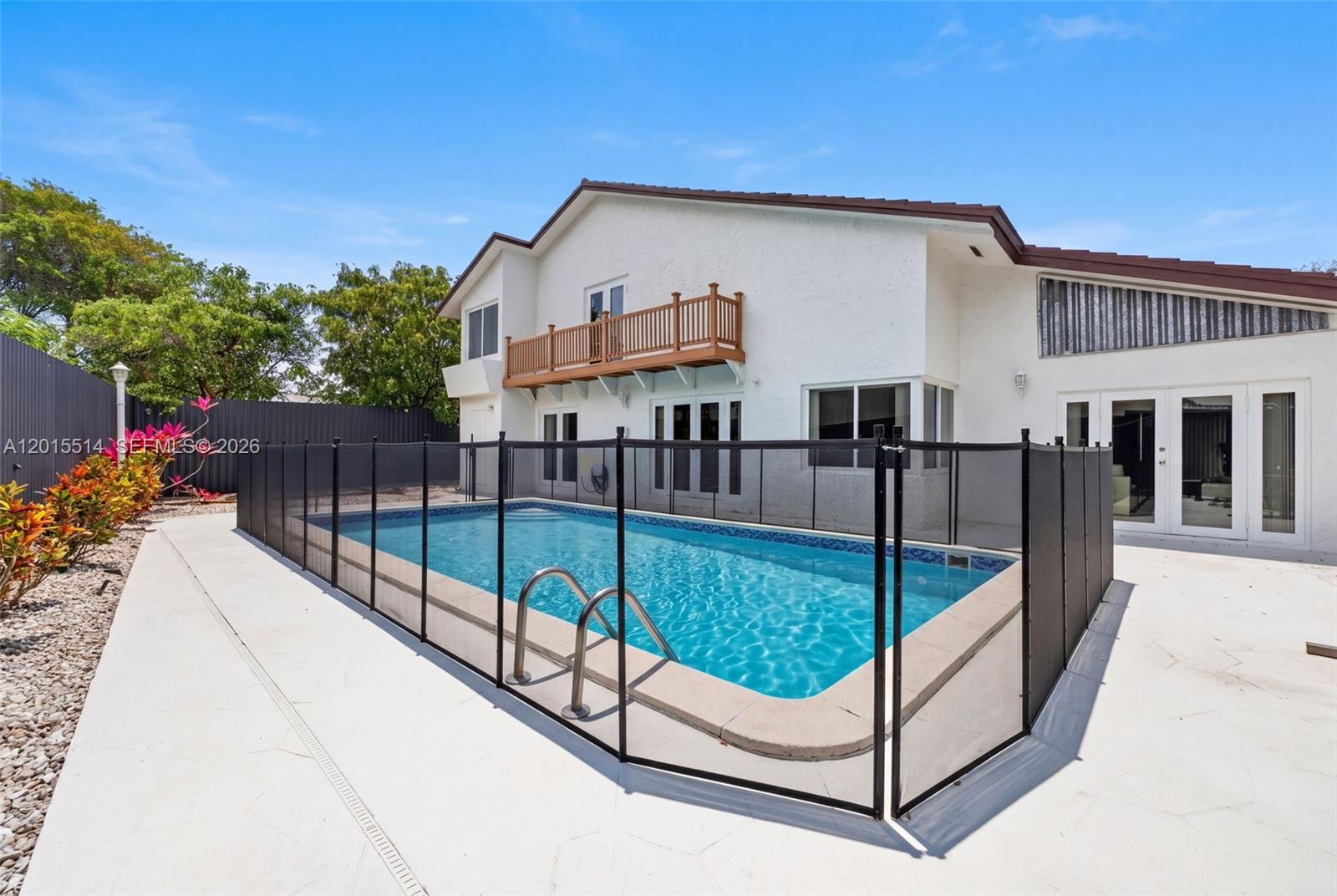 SHORES CALUSA - Residential