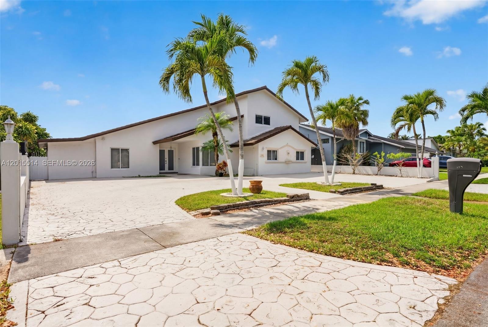 SHORES CALUSA - Residential