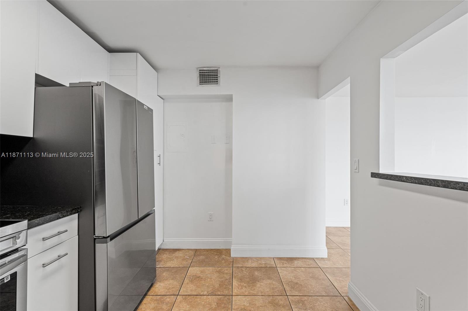 COMMODORE PLAZA CONDO - Residential