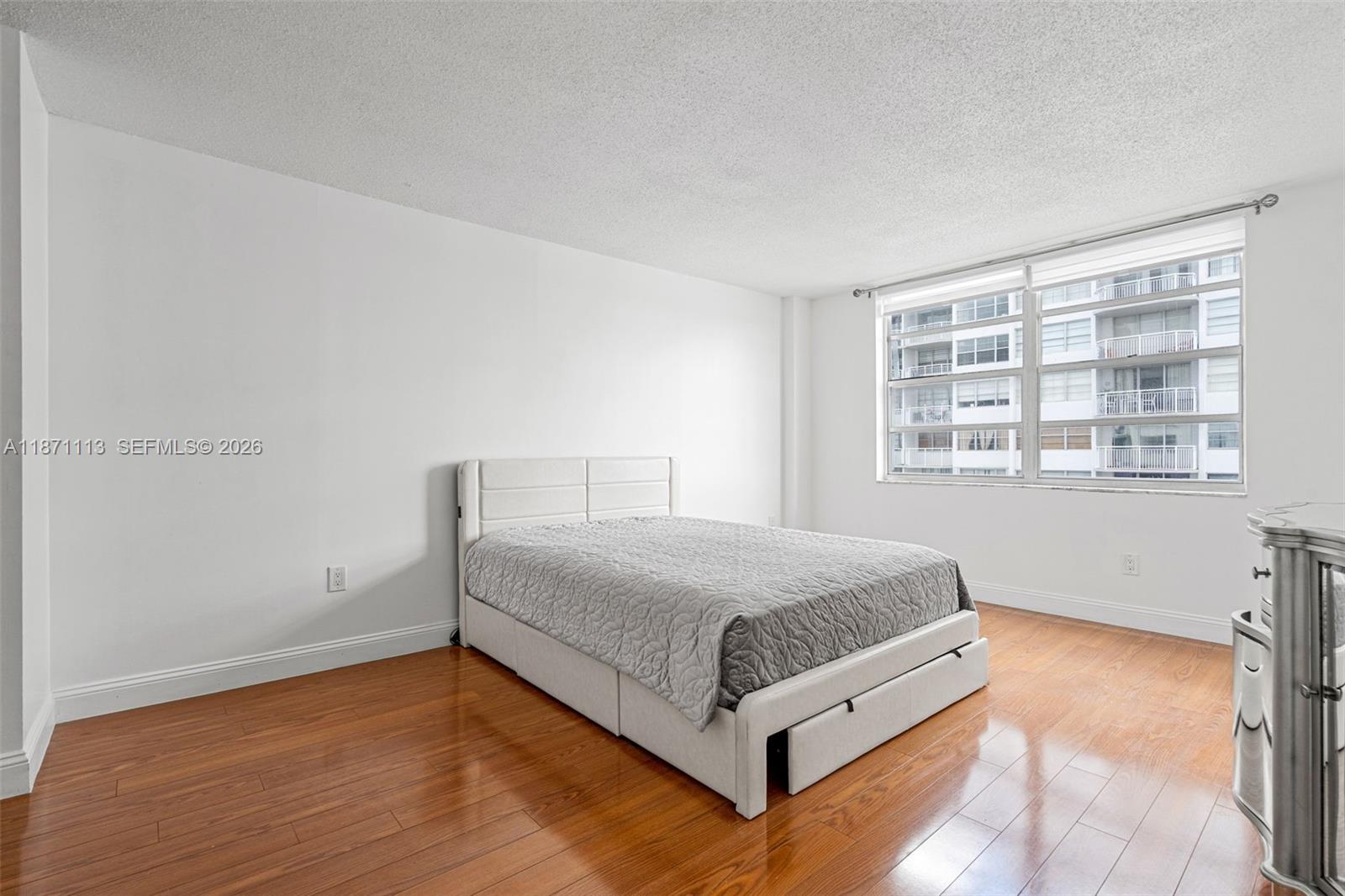 COMMODORE PLAZA CONDO - Residential