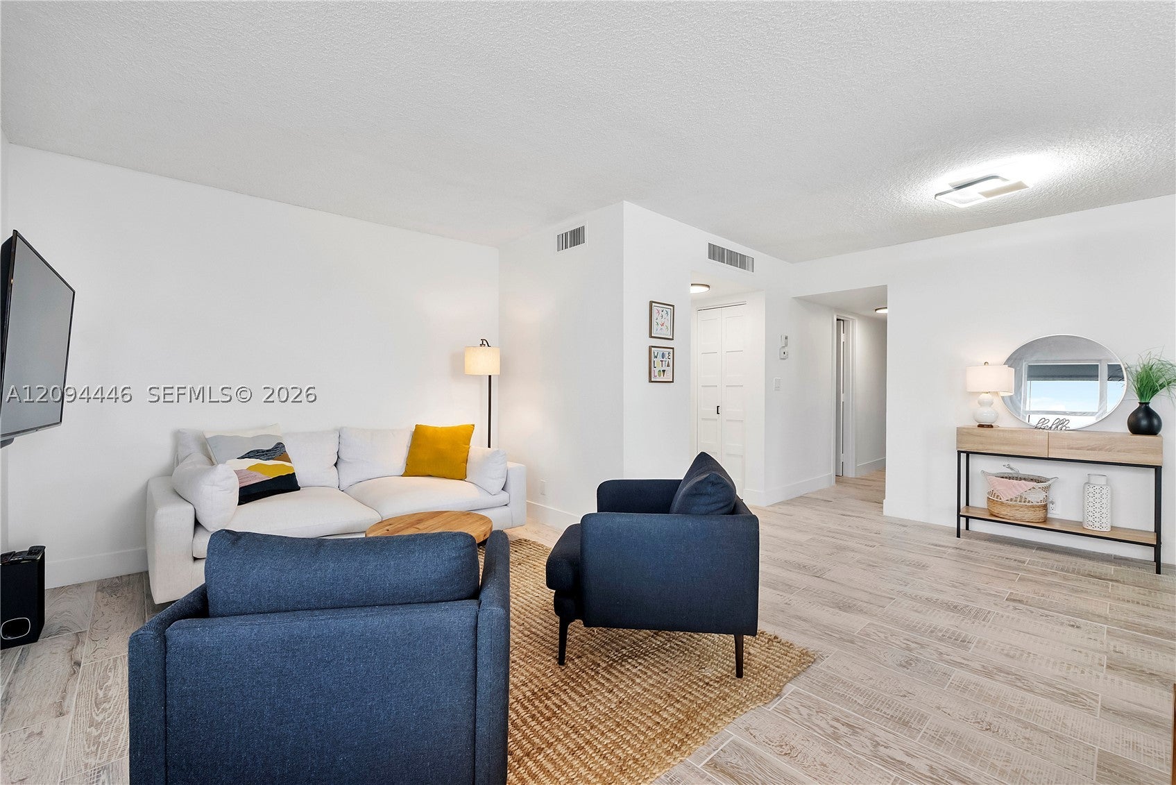 2639 N Riverside Dr 806