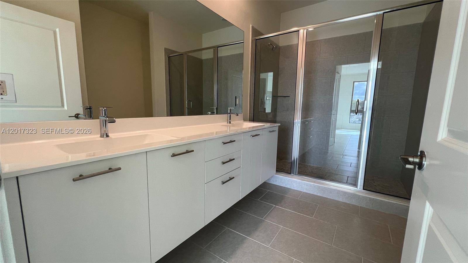 DOWNTOWN DORAL SOUTH PHAS - Residential Lease