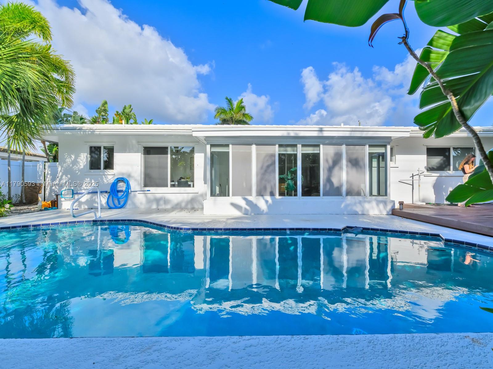 Property for Sale at 361 Se 1st Ter, Pompano Beach, Broward County, Florida - Bedrooms: 2 
Bathrooms: 2  - $599,000