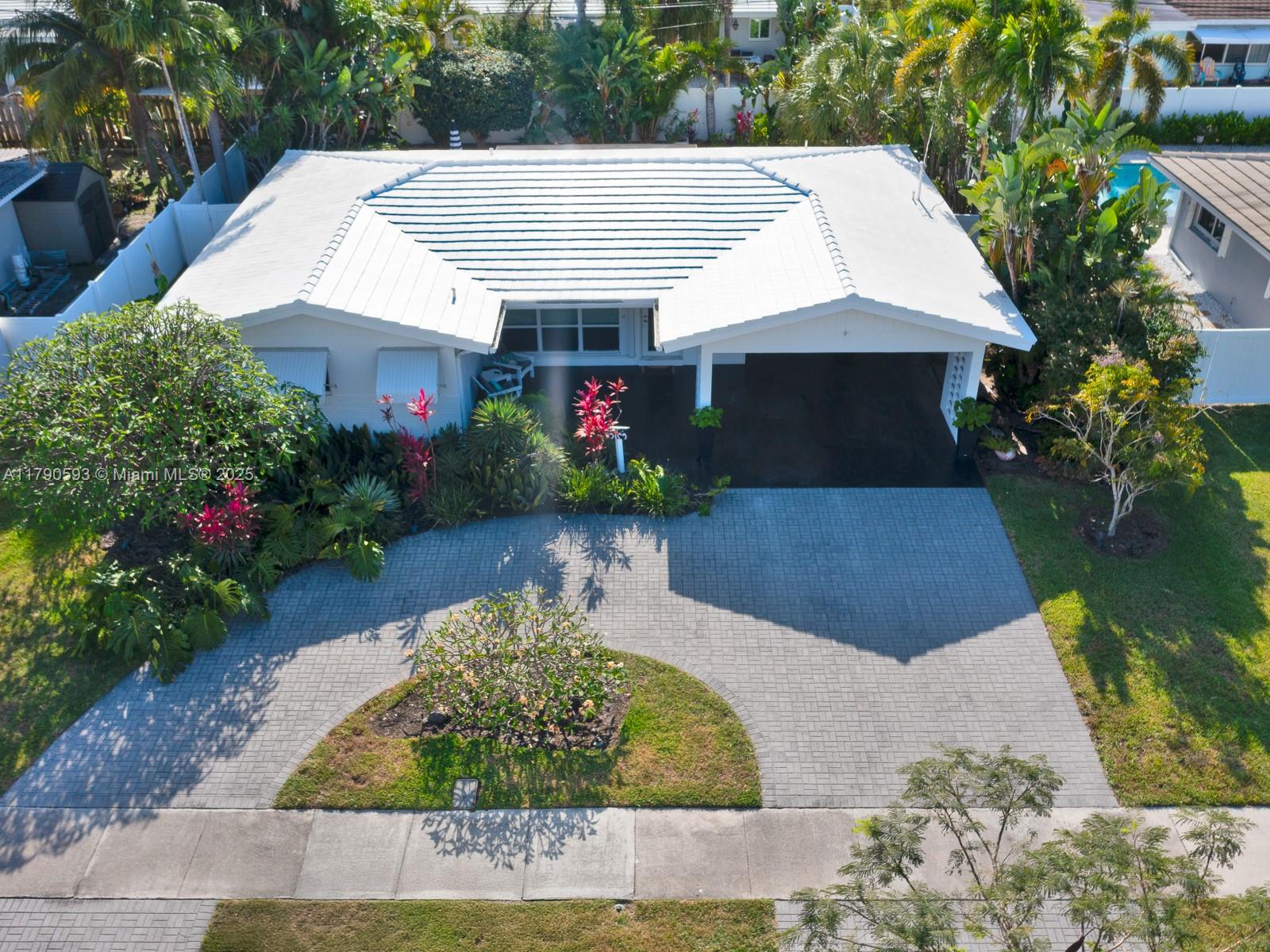Property for Sale at 361 Se 1st Ter, Pompano Beach, Broward County, Florida - Bedrooms: 2 
Bathrooms: 2  - $599,000