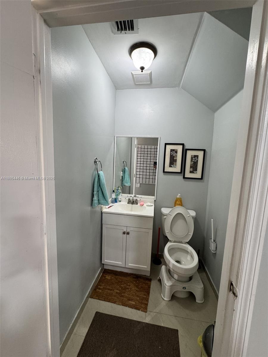 BONITA GOLF VIEW TOWNVILL - Residential