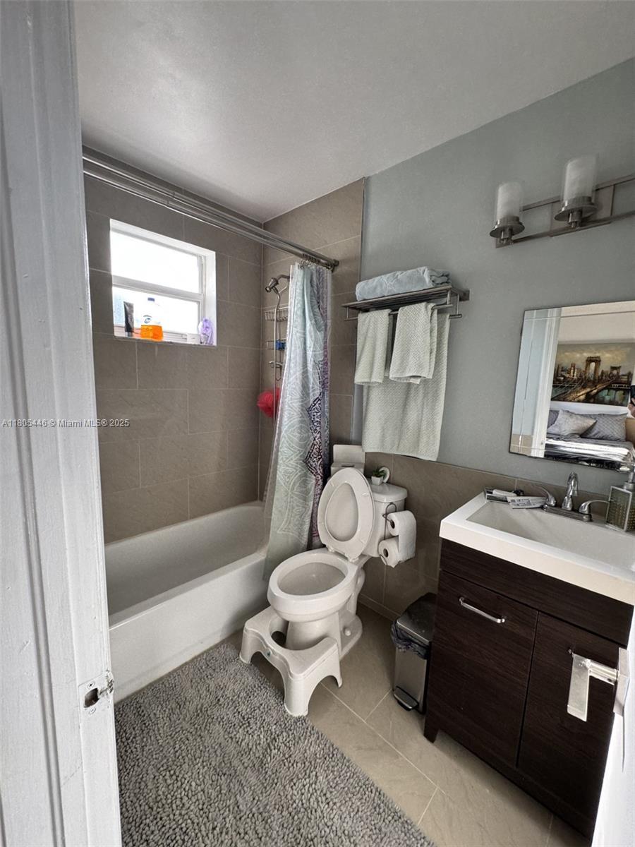 BONITA GOLF VIEW TOWNVILL - Residential