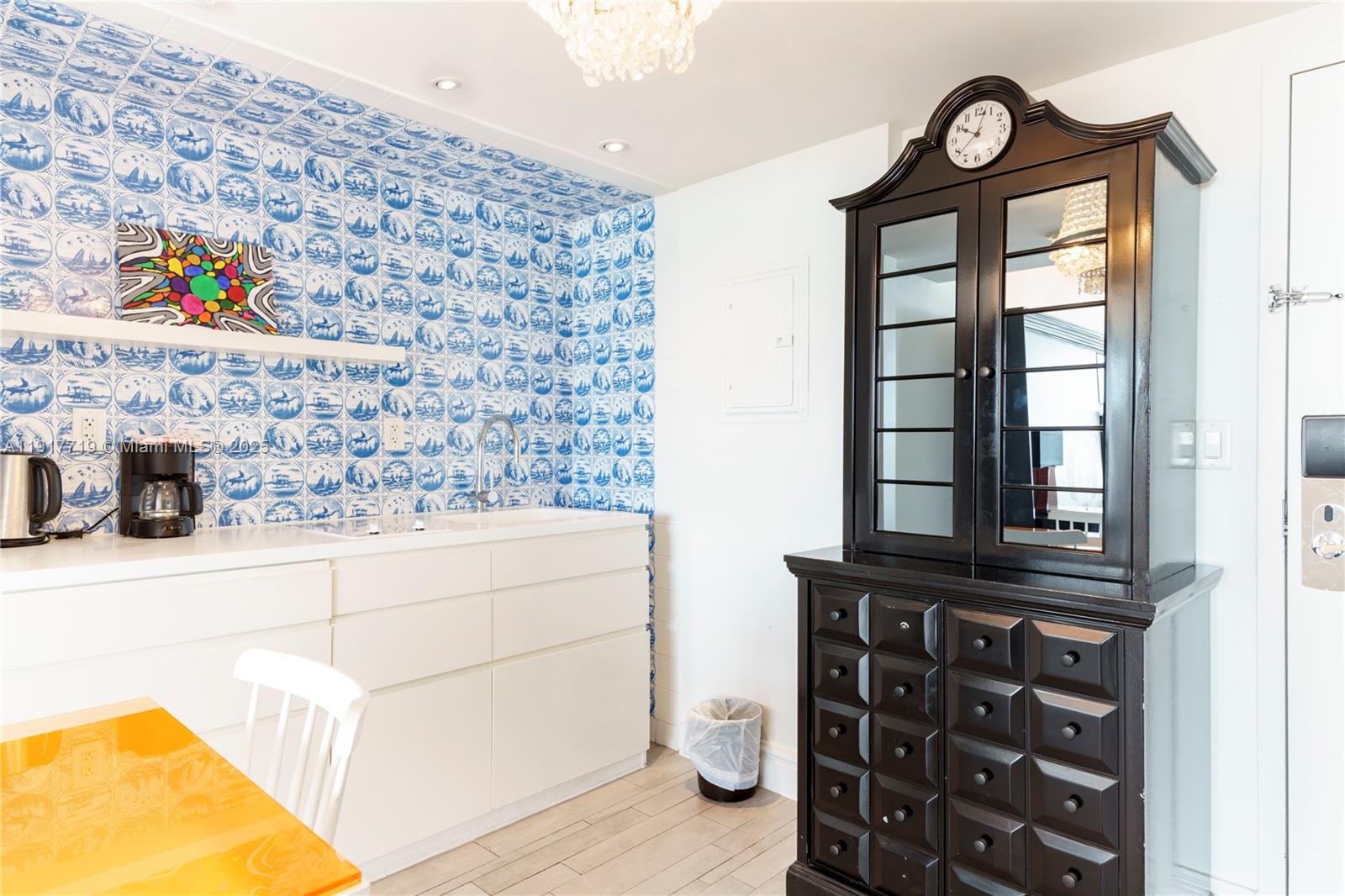 Mondrian - Residential