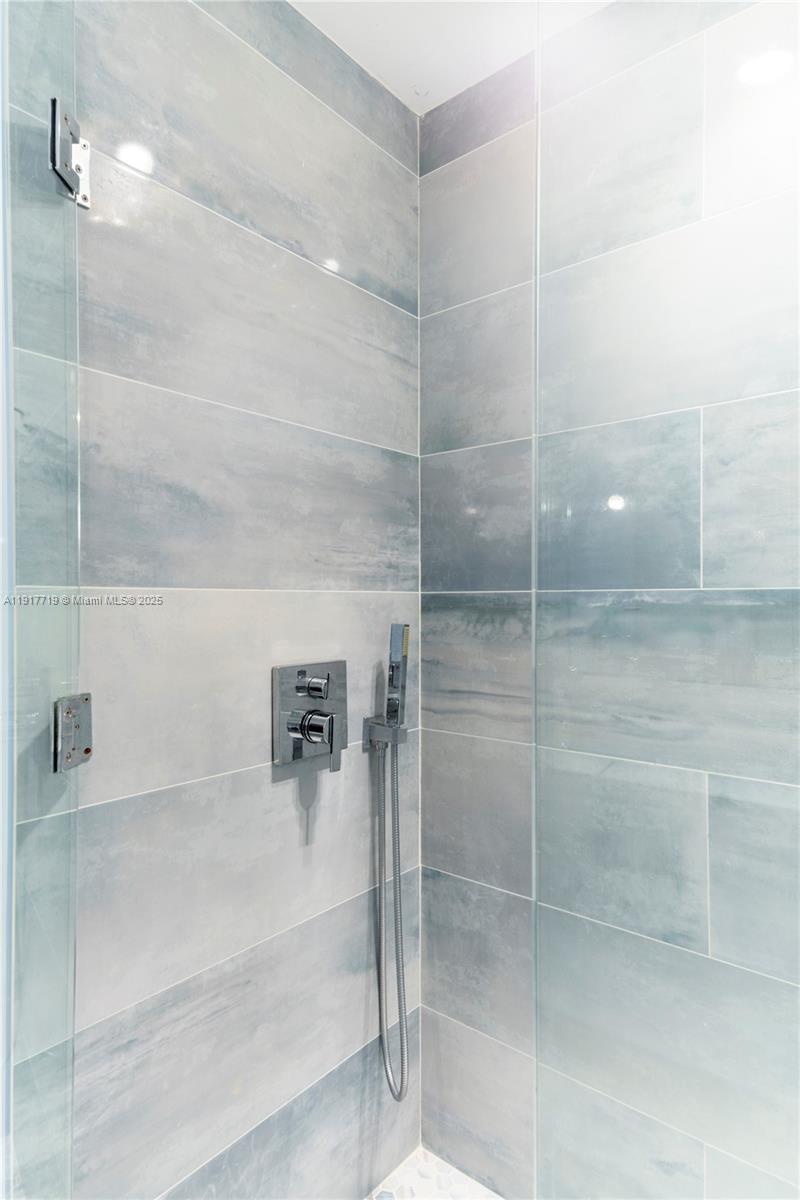 Mondrian - Residential