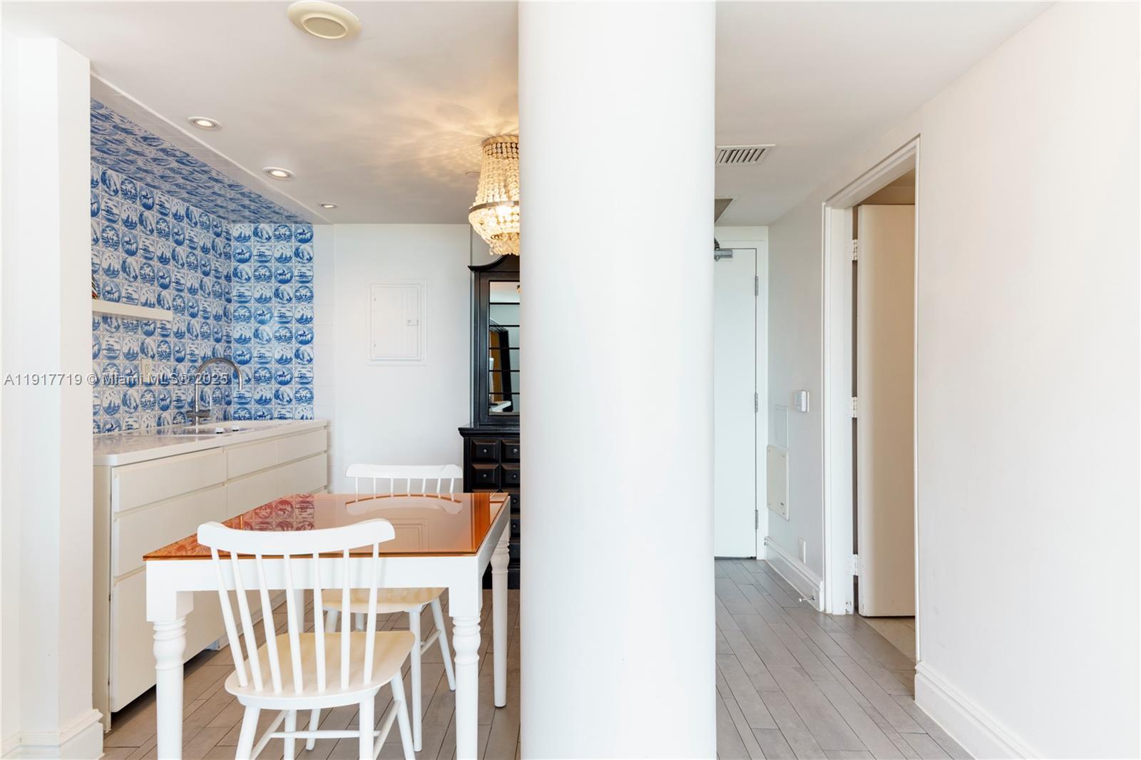 Mondrian - Residential