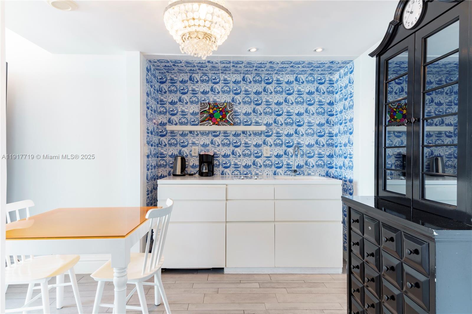 Mondrian - Residential