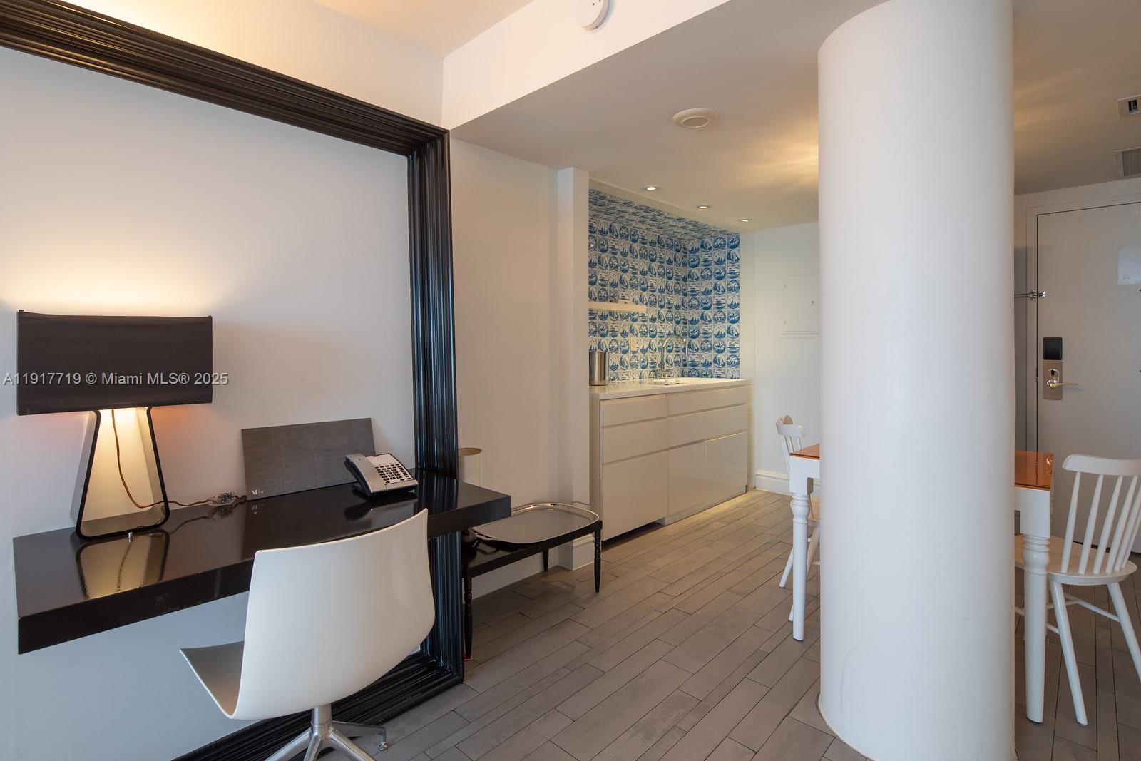 Mondrian - Residential